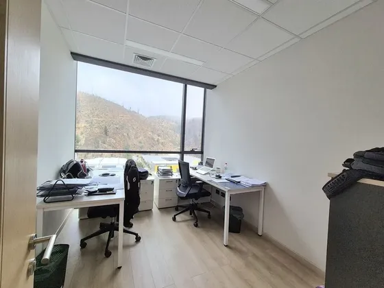 Semi Nueva En Edificio Profesional De Alto Nivel