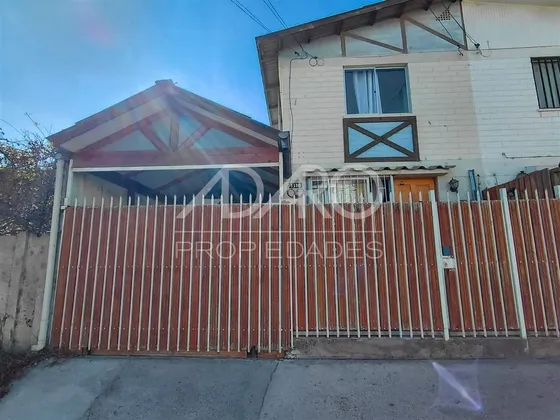 Casa En Venta De 3d 2b En La Cantera