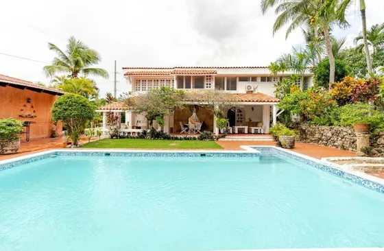 Casa En Venta, En Arroyo Hondo
