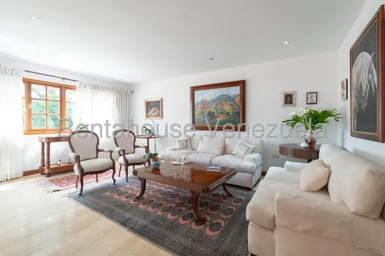 Casa En Venta Urb. Los Palos Grandes, Caracas. 25-6343 Yf
