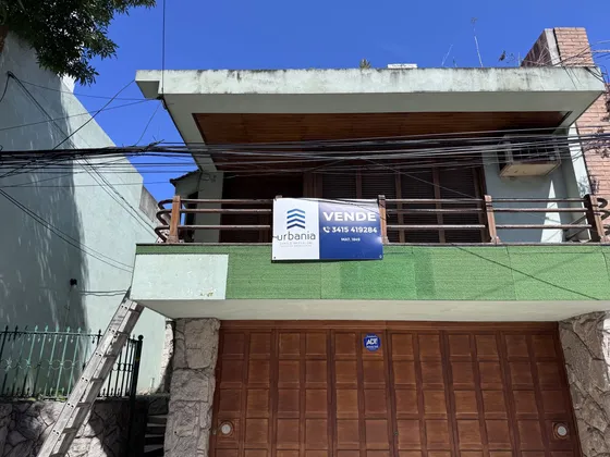Venta Casa 4 Dormitorios Piscina Cocheras Jardin Rosario Abasto