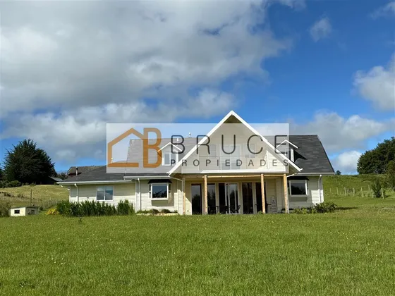 Casa En Venta De 5 Dorm. En Puyehue, Sector Los Copihues