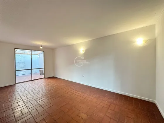 3 Pisos, 4 Dormitorios Y 4 Baños, 1 Estacionamiento, Ñuñoa