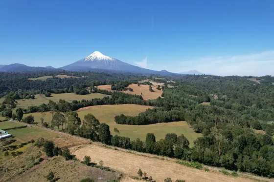 Gran Terreno Con Curso De Río, Hermosas Vistas, Se...