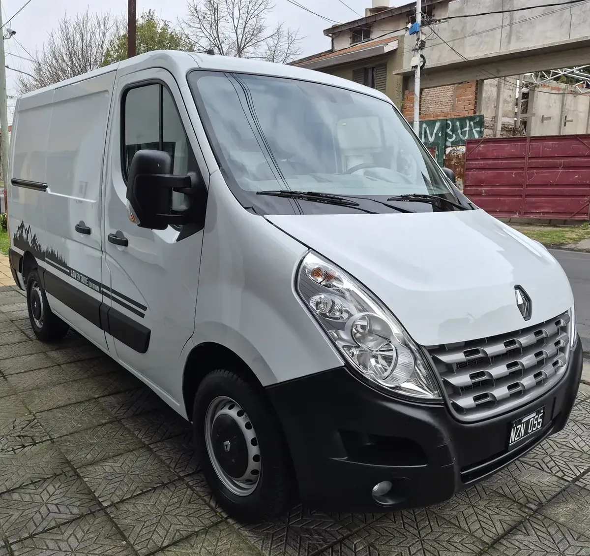 Renault Master508369092740403201