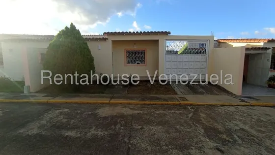 Zulay González Vende Casa En Cabudare Conjunto Los Bucares La Mora Mls 25-11232