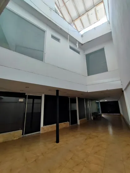 Xv, Venta De Edificio En Barrio Obrero, Calle 9*
