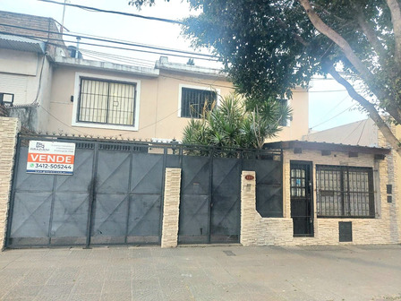 Hermosa Casa Sobre Avenida. 4 Dormitorios Hermosa Casa Sobre Avenida. 4 Dormitorios