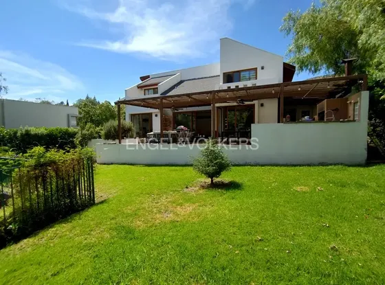 Exclusiva Casa Sólida En La Reserva, No Perimetral