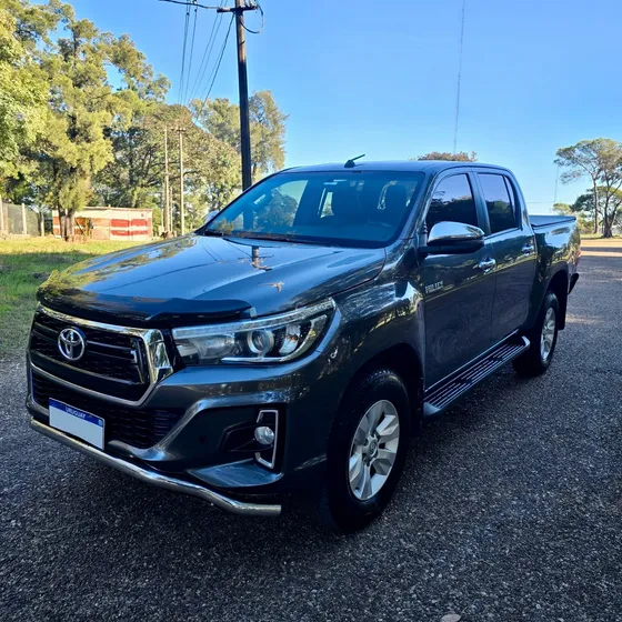 Toyota Hilux 2.8 D/cab 4x4 Srv