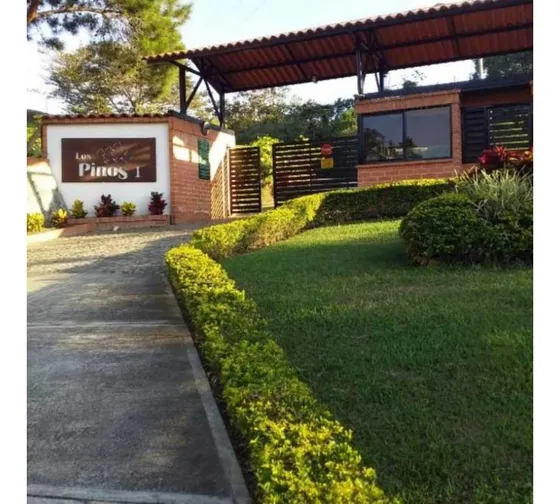 Lote En Lago Calima Los Pinos Uno