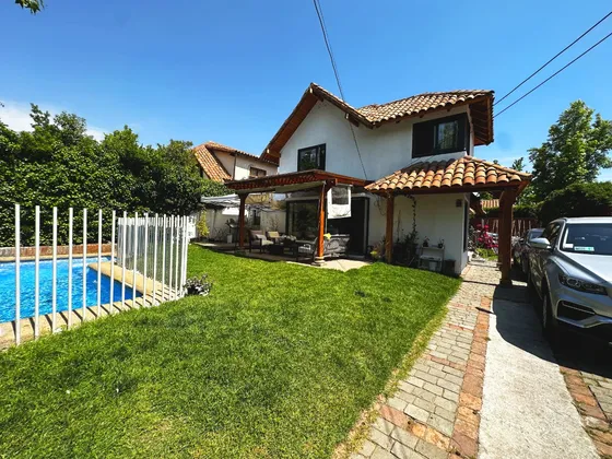 Casa Remodelada Con Piscina Y Terraza, Descuento En Comisión