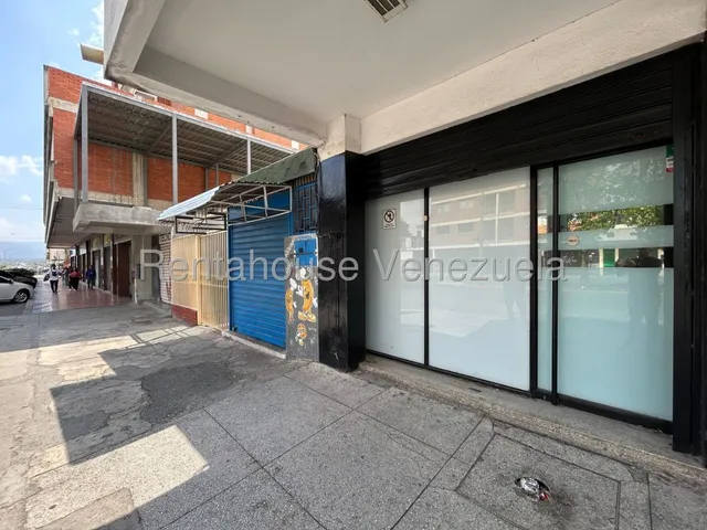 Raiza Suarez Ofrece En Alquiler Local Comercial A Pie De Calle Ubicado En La Av Vargas De Barquisimeto 2 5 1 8 9 9 8 Con Alto Tránsito Peatonal Y Vehicular.