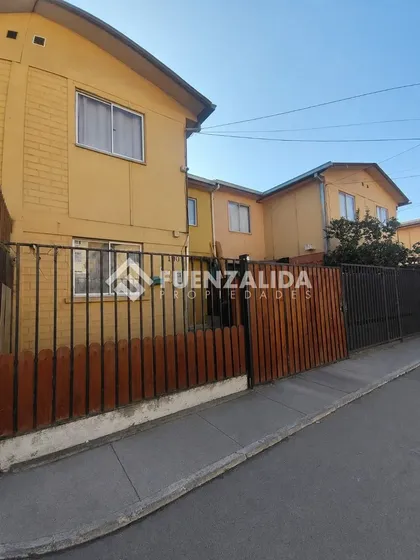 Casa En Arriendo De 3 Dorm. En El Bosque