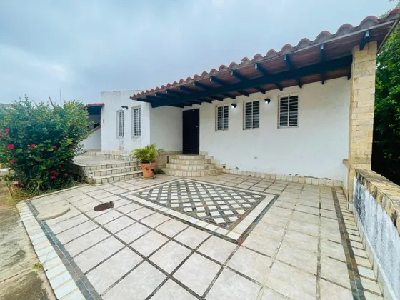 Re/max 2 Mil Vende Casa Espaciosa En Terrazas De Guatamare, Con Zona Residencial Y Con Cercania A Centro Comercial