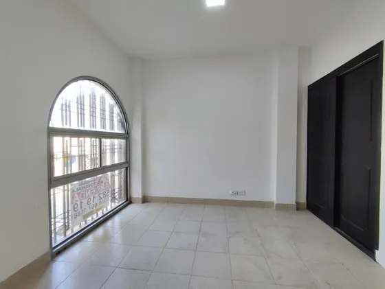 Local En Arriendo En La Merced. Cod A20495
