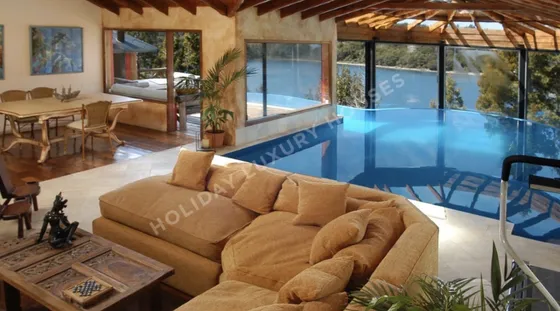 Residencia De Prestigio Con Vistas Sobrecogedoras Al Lago, Acceso Privado A La Costa, Muelle Privado, Piscina Climatizada Interior/exterior Y Exclusivo Jacuzzi Al Aire Libre