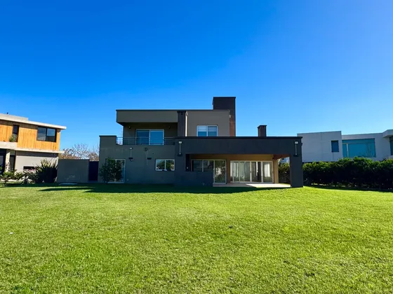 Casa En Alquiler En Terravista