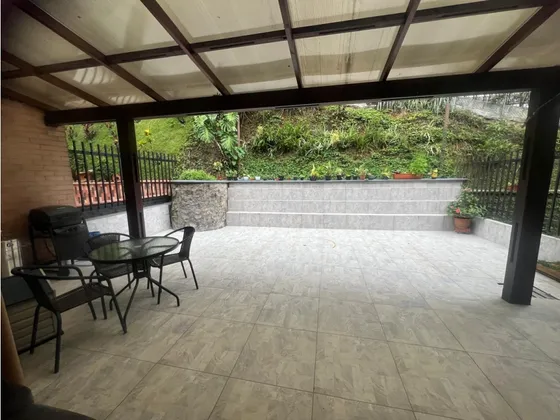 Casa En Venta En Envigado Benedictinos