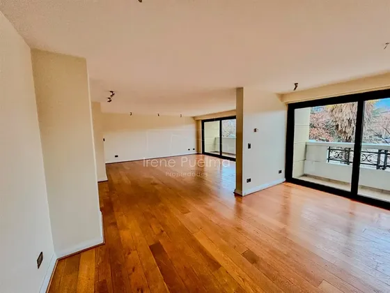Vende Gran Departamento Con Vista A Club De Polo En Vitacura
