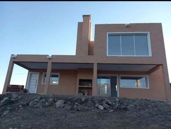 Casa En Venta - 3 Dormitorios 2 Baños - Córdoba