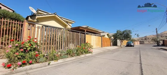 Casa En Venta De 3 Dorm. En Copiapó