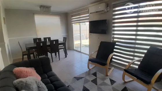 Casa En Venta 3dorm 3bañ. En Condominio Larapinta, Lampa