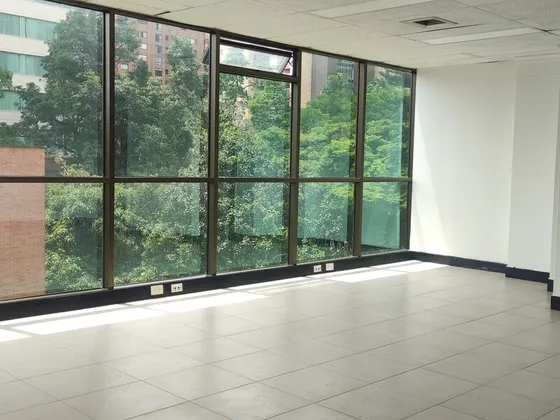Oficina En Arriendo Ubicada En El Poblado Sector Patio Bonito (24582).