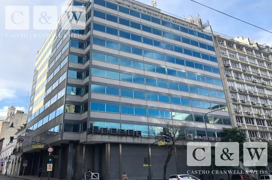 Alquiler En Block Sobre Calle Defensa Al 300 | Zona Monserrat