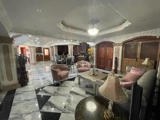 Venta De Mansión En Prado Oriental