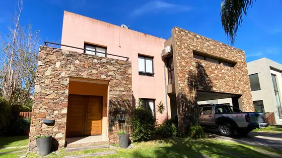 Casa En Venta, 5 Ambientes, En Altos Del Sol
