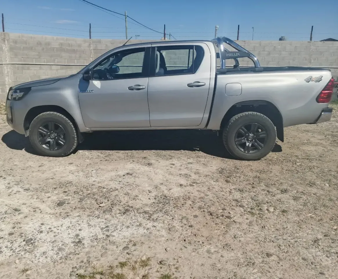 Toyota Hilux Pick-Up 2.8 Cd Sr 177cv 4x4