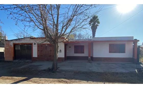 Se Vende Casa 3 Dormitorios - Calle Chile - B° Parque