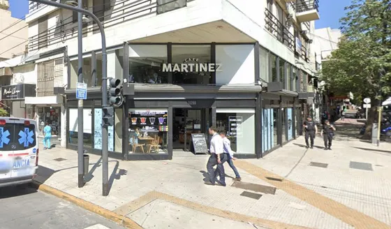 Local En Esquina Sobre Av. Rivadavia 11300