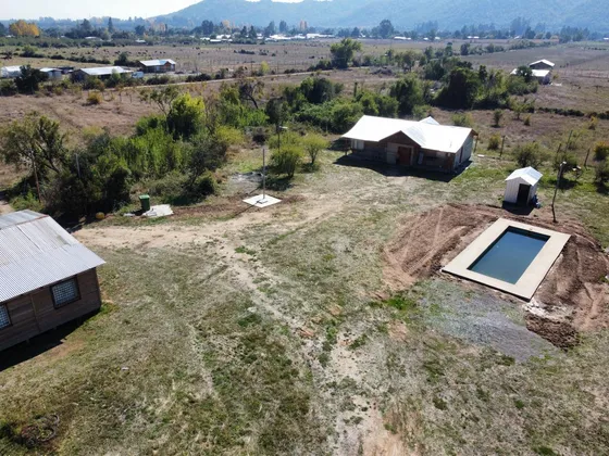 Se Vende!!!! Parcela De Una Hectárea, Con 3 Cabañas Totalm