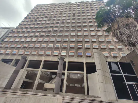 Bello Monte, Oficina En Venta 1.100mts, Al Lado Del Melia