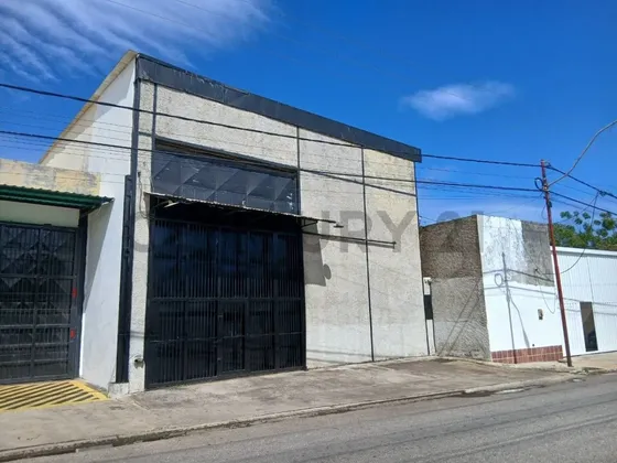 Amplio Galpon De Dos Niveles En Alquiler En Santa Ana