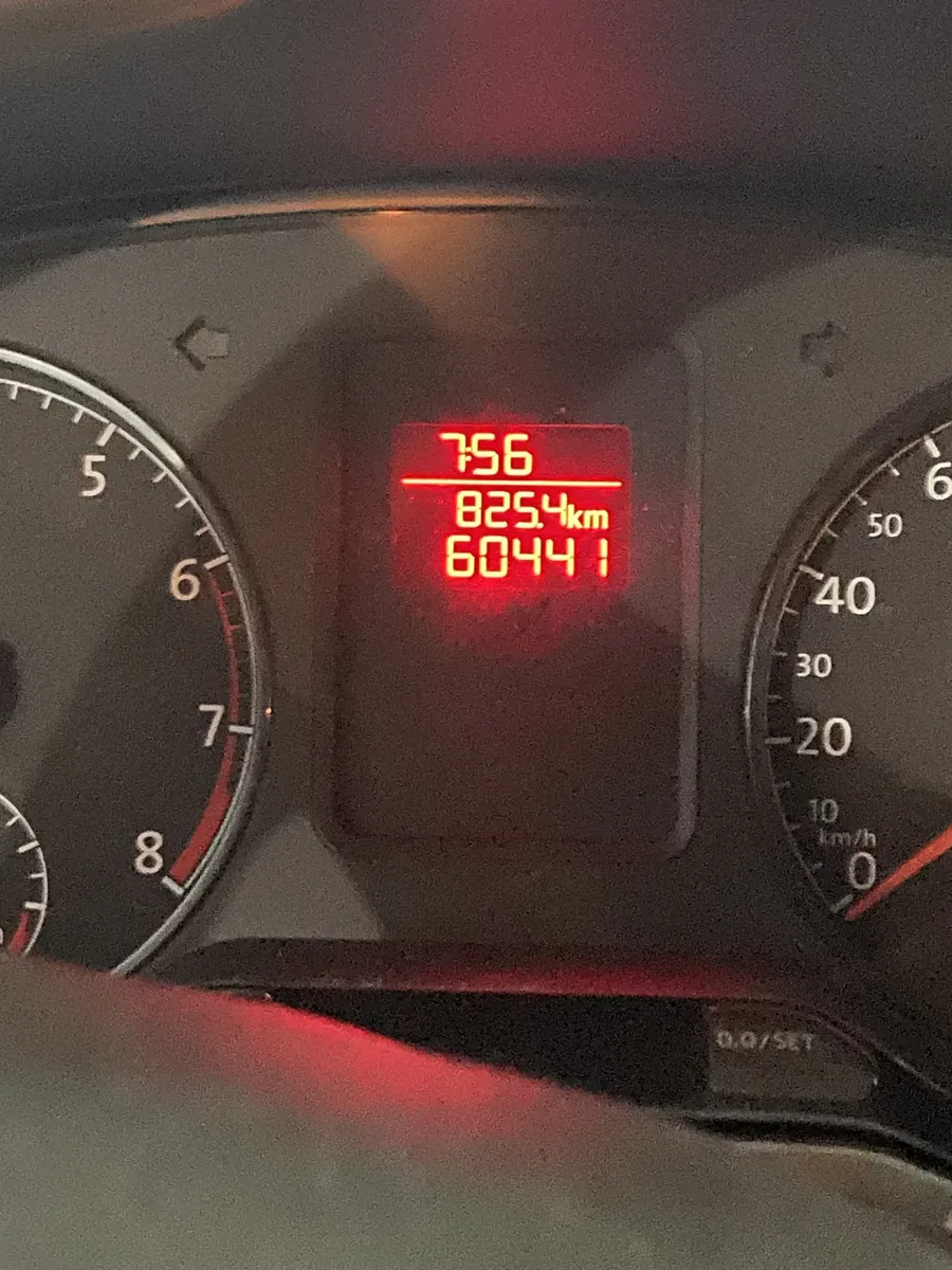 Volkswagen Fox 2015 1.0 Trendline Total Flex 5p — foto 4