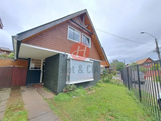 Casa En Venta De 3 Dorm. En Temuco - Alcantara