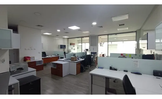 Oficina En Venta, Sector Salitre