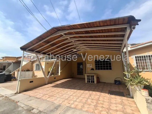 Valeria Chong Casa Venta Cabudare Lara Avenida Intercomunal Residencial Economico Codigo Inmobiliaria Rent-a-house 25-17442