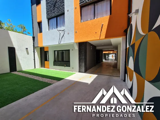 Venta De Cochera Descubierta En Banfield. Unidad Funcional