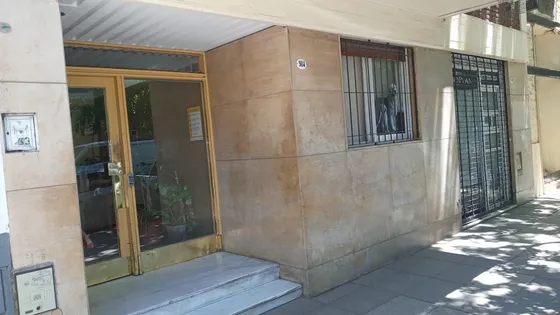 Local A La Calle Con Vivienda A La Venta En Almagro