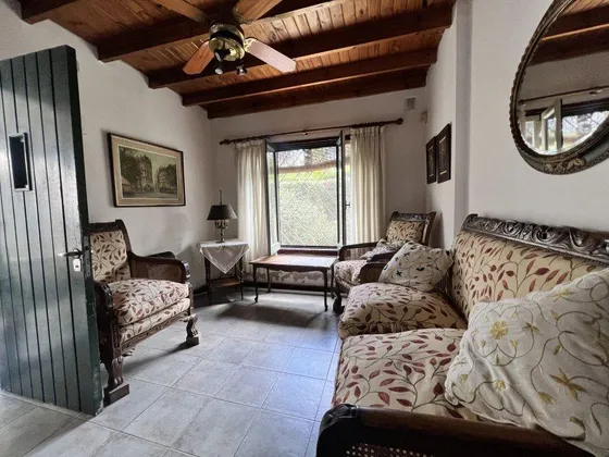 En Venta Casa De 2 Dormitorios Barrio El Trebol