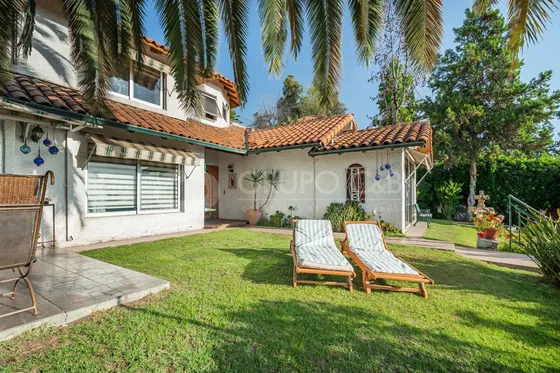Casa En Venta De 4 Dorm. En Las Condes
