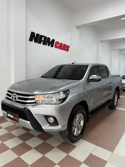 Toyota Hilux Pick-up 2.8 Cd Srv 177cv 4x4