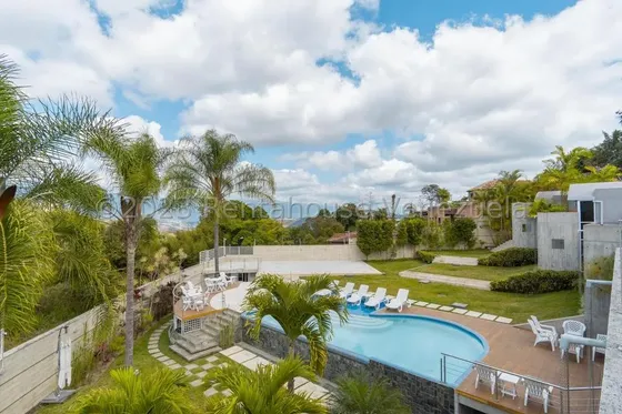 Casa En Venta Urb. La Lagunita Country Club, El Hatillo Norte / Residencia De Lujo #25-20626 (cl)