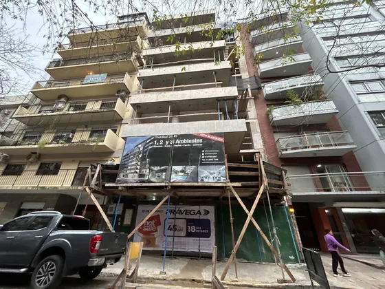 Venta Departamento De 3 Ambientes Con Terraza Con Parrilla En Belgrano, En Construccion