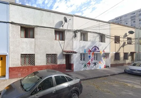 Casa De 2 Pisos Calle Vichuquén 3d-2b, Servicios Completos