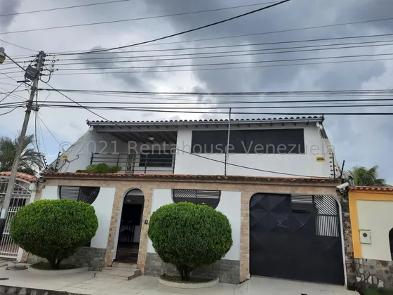 Vendo Hermosa Casa Ubicada En Corinsa Cagua, Cód. 25-15313 Myc